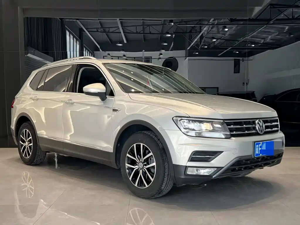 Volkswagen Tiguan L L 2018 330TSI AT Luxury