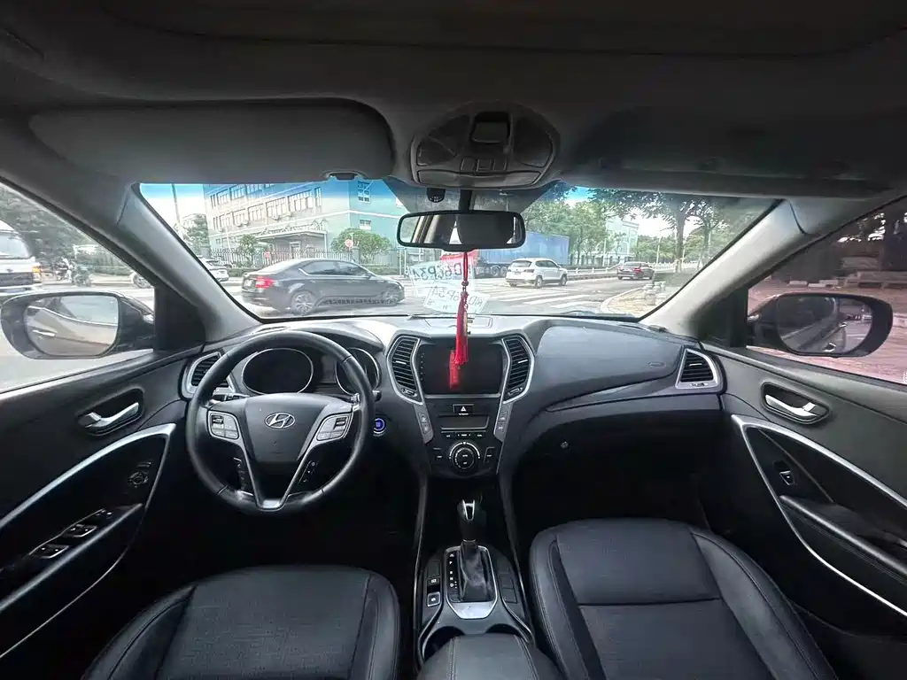 Hyundai Santa Fe — миниатюра 7