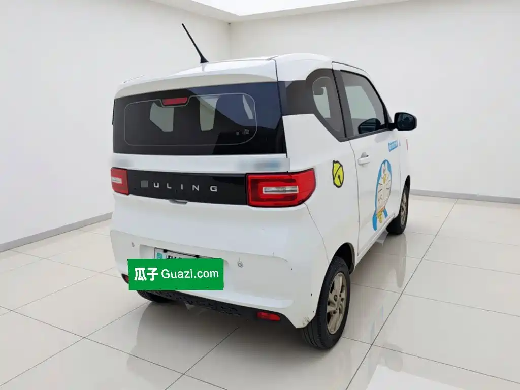 Wuling MINIEV — миниатюра 6