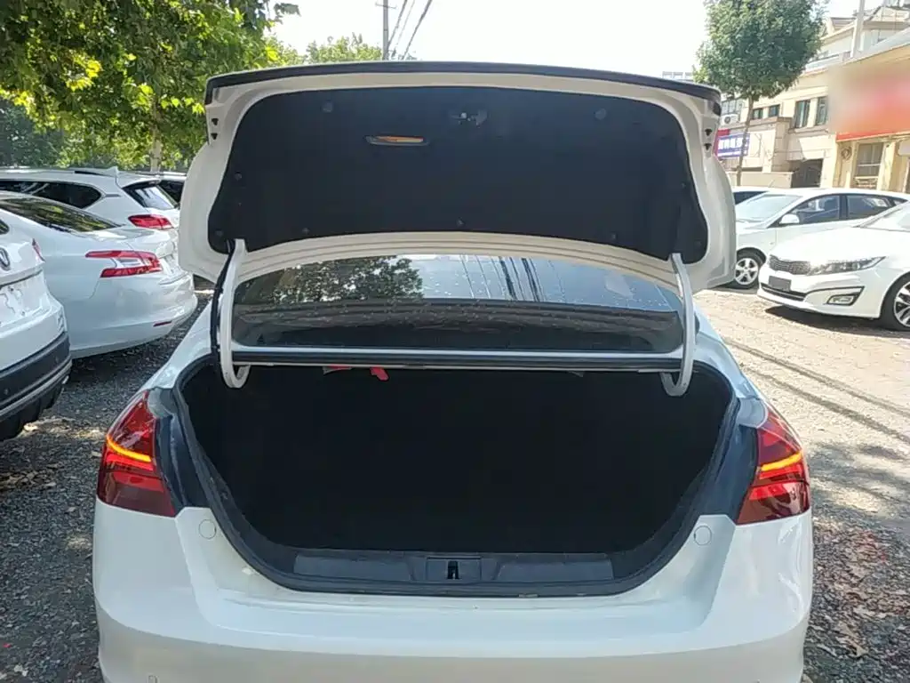 Geely Emgrand — миниатюра 19