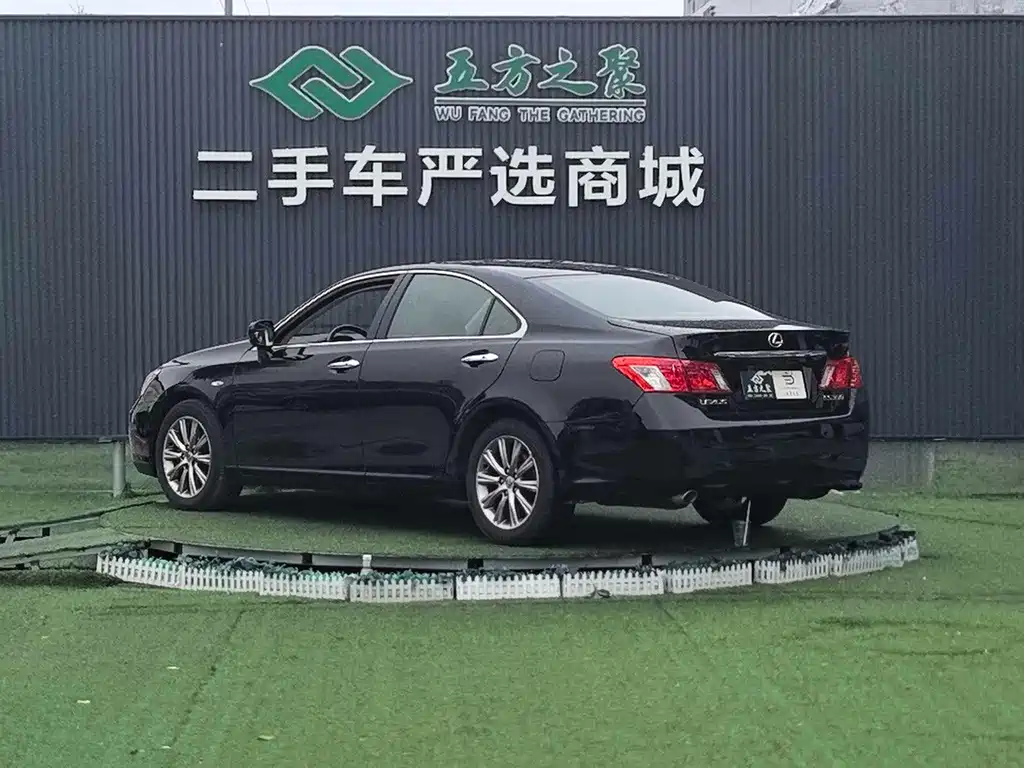 Lexus ES — миниатюра 8