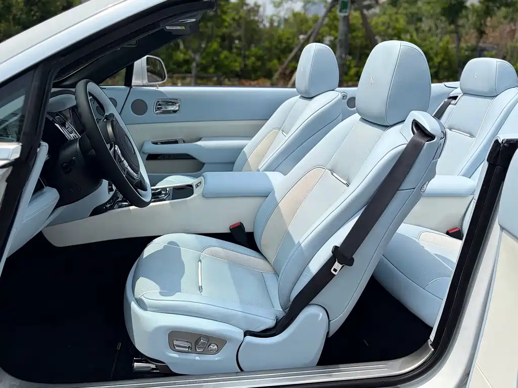 Rolls-Royce Dawn — миниатюра 12