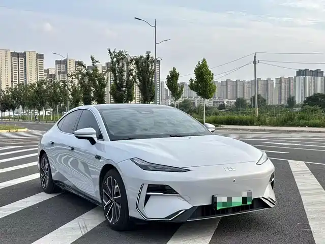Geely Galaxy E 8 2024 665km — фото 1