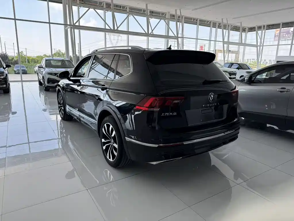 Volkswagen Tiguan L L 2021 330TSI AT R-Line