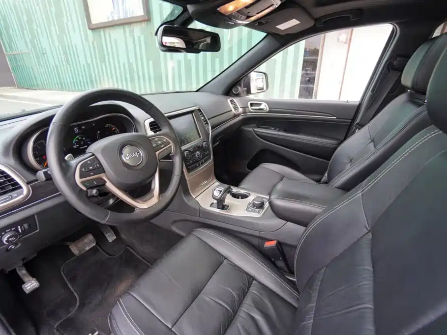 Jeep Grand Cherokee (Import) — миниатюра 3