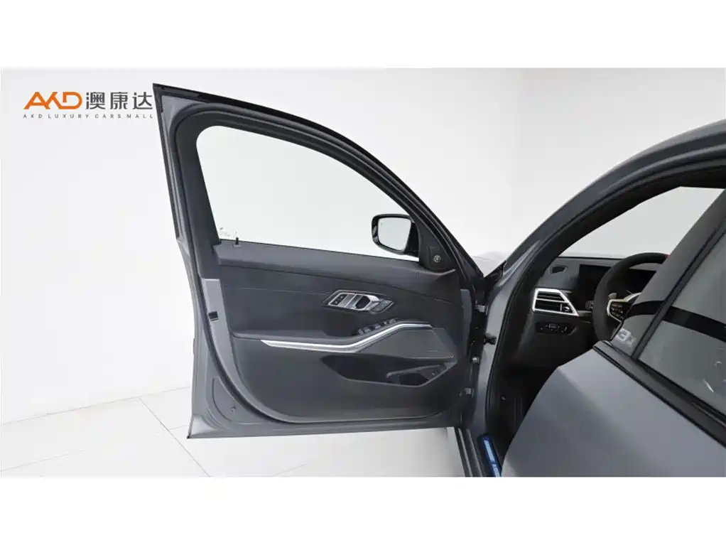 BMW 3 Series — миниатюра 10