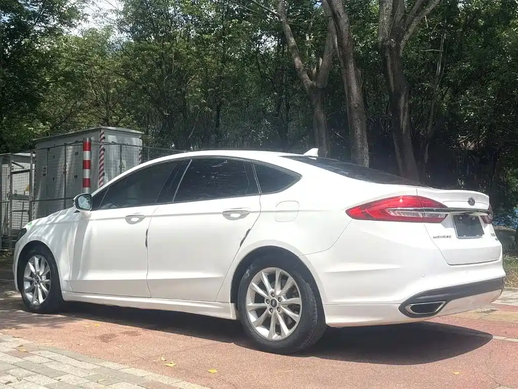 Ford Mondeo — миниатюра 9