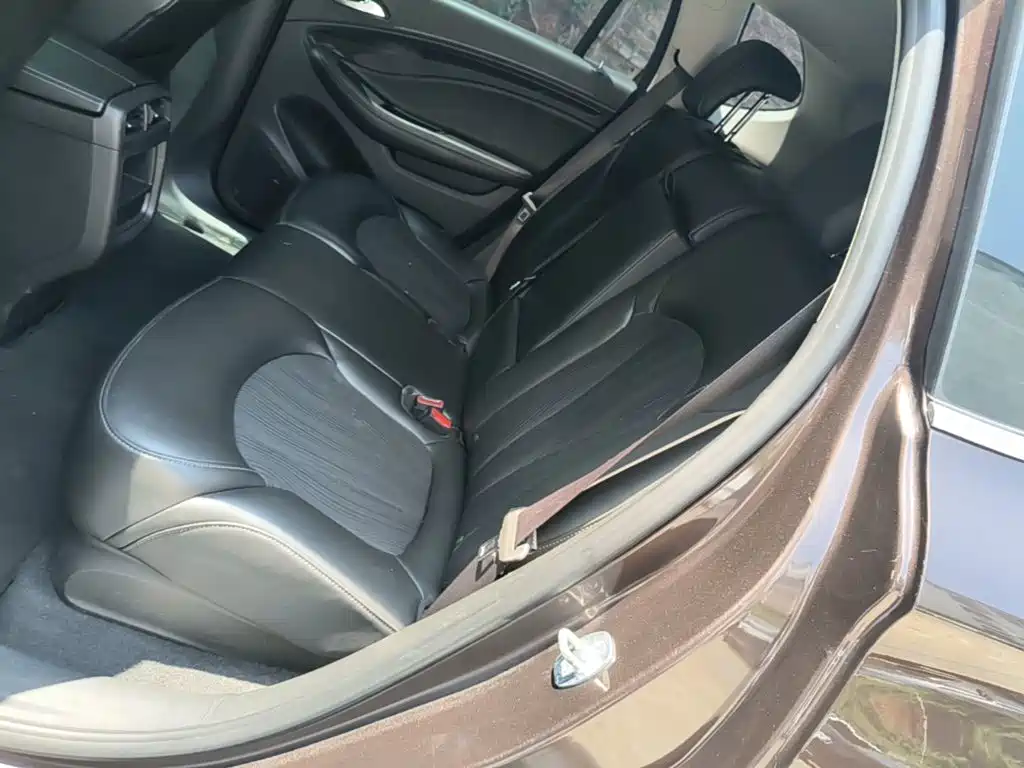 Buick Envision Plus — миниатюра 17