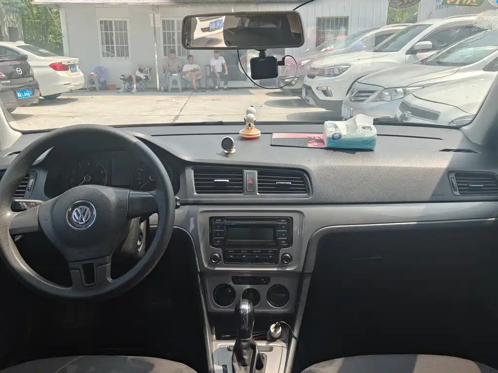 Volkswagen Lavida — миниатюра 2