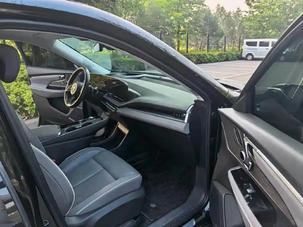 Buick E5 — миниатюра 6
