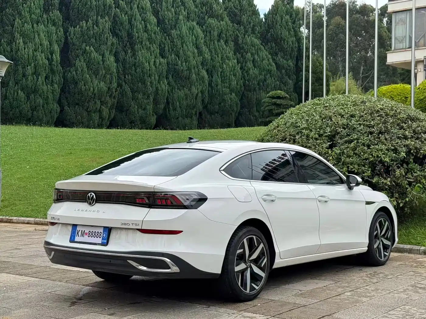 Volkswagen Lamando 2023 Белый из Китая