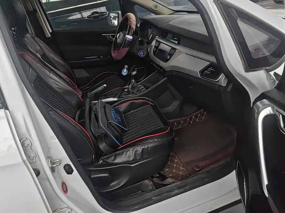 Geely Vision X3 — миниатюра 8
