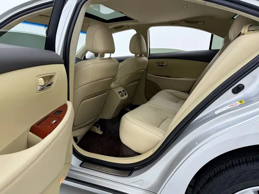 Lexus ES — миниатюра 25
