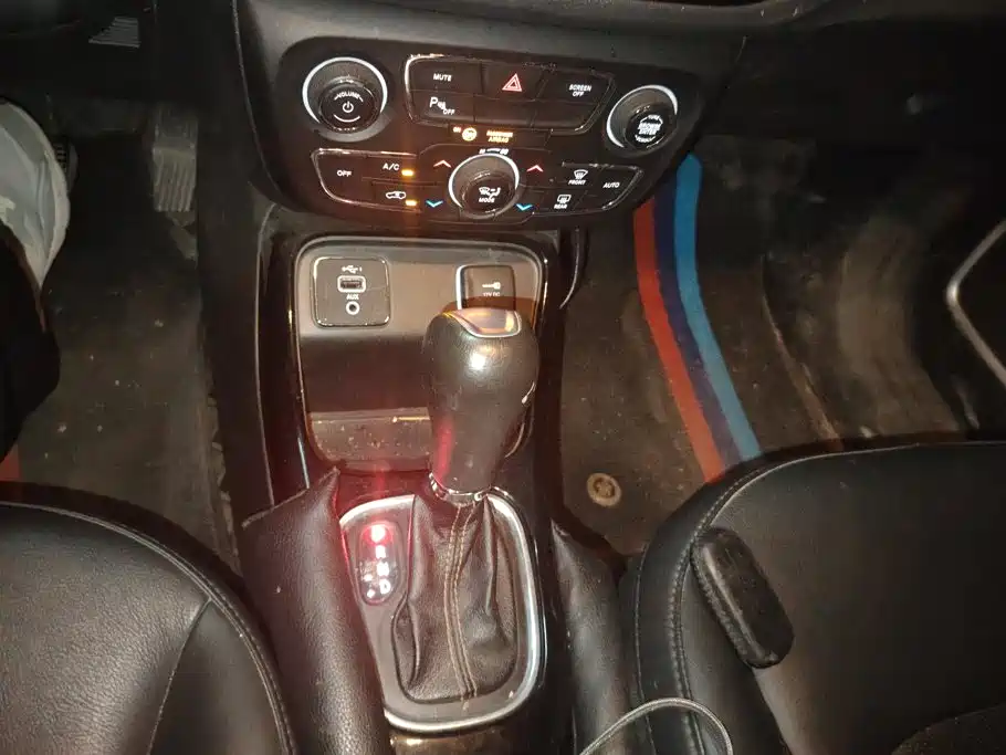 Jeep Compass — миниатюра 16