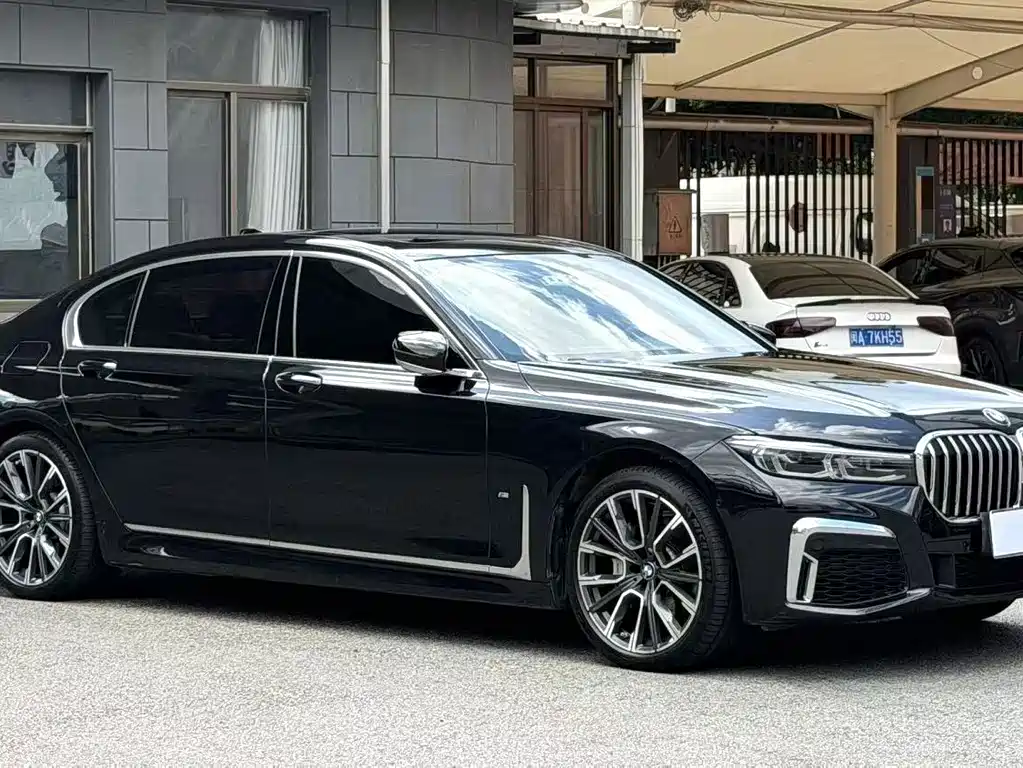 BMW 7 Series — миниатюра 3