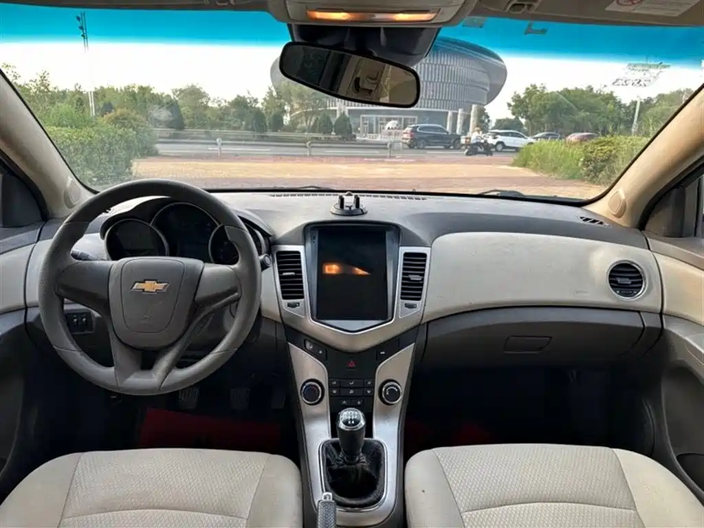 Chevrolet Cruze 2015 1.5L SL MT