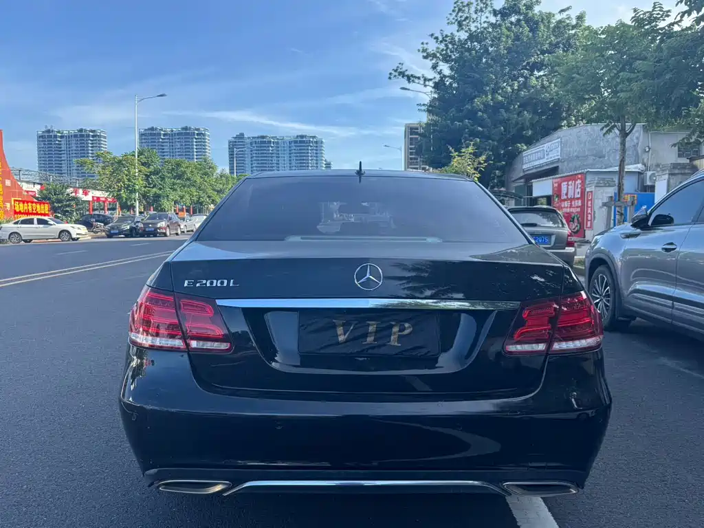 Mercedes-Benz E-Class — миниатюра 17