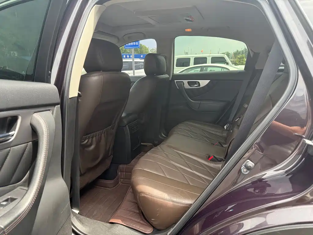 Infiniti FX — миниатюра 5