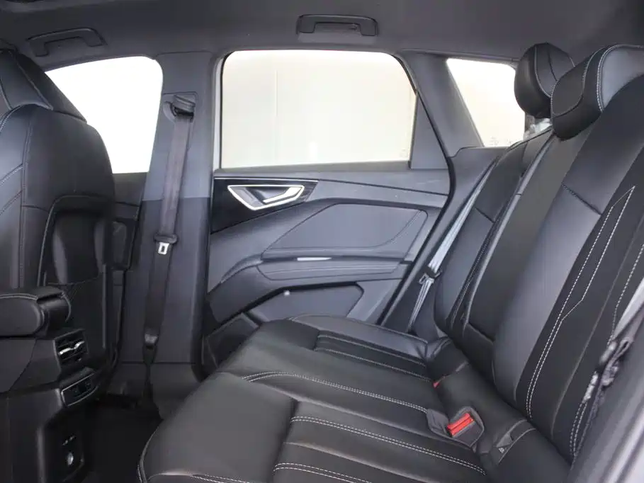 Audi Q4 e-tron — миниатюра 8