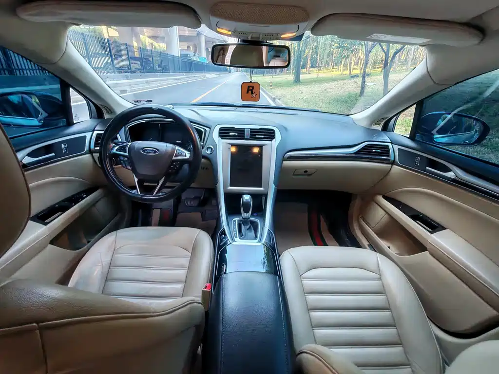 Ford Mondeo — миниатюра 6