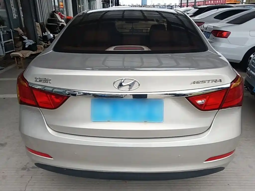Hyundai Mistra — миниатюра 6
