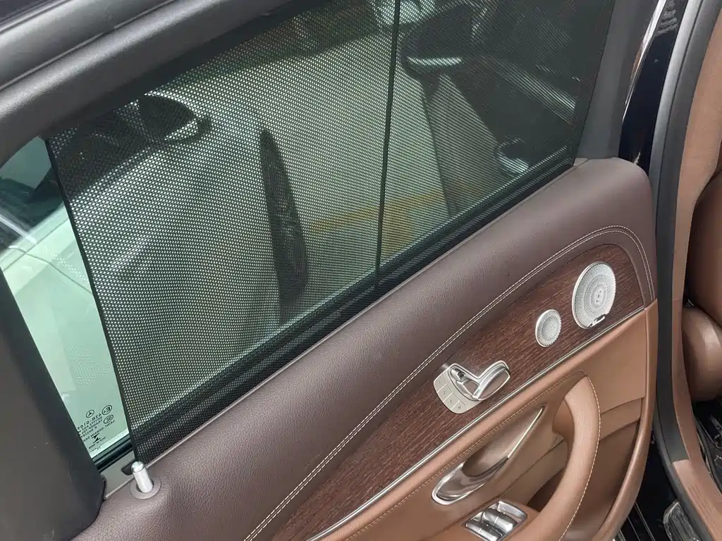 Mercedes-Benz E-Class — миниатюра 8