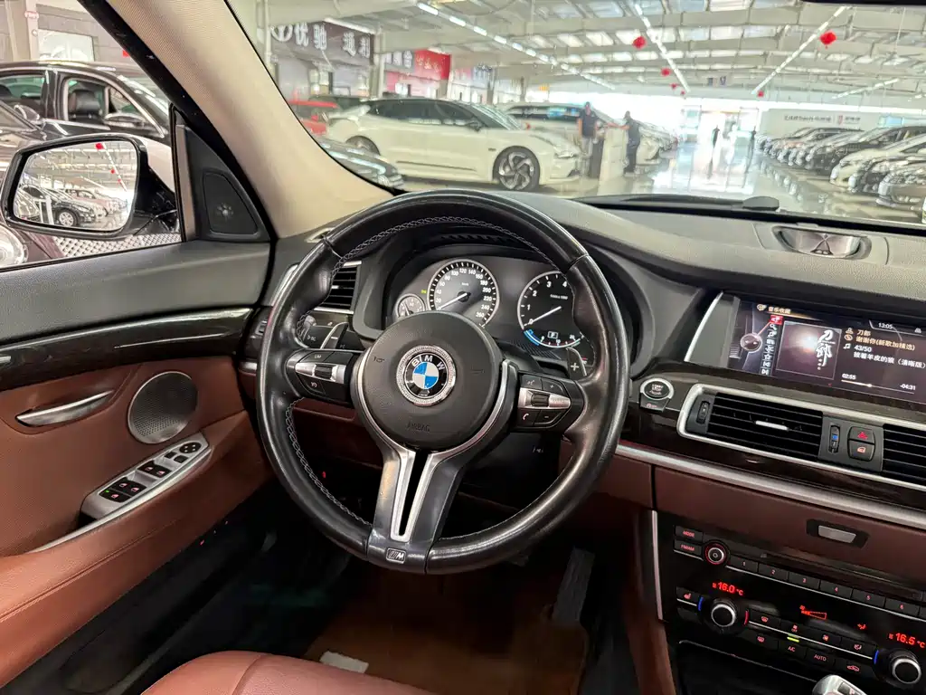 BMW 5 Series GT — миниатюра 7