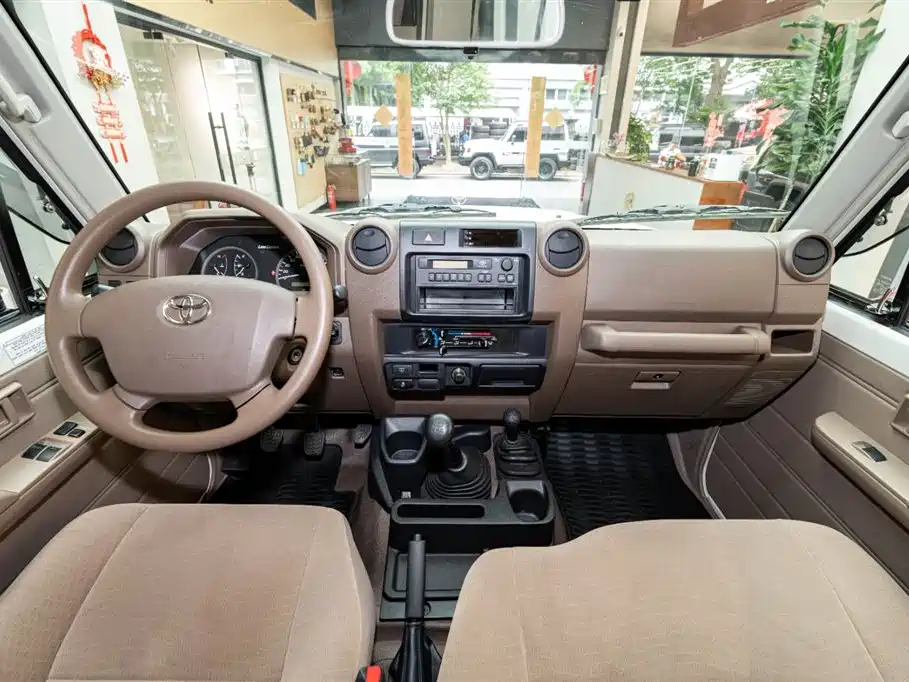 Toyota Land Cruiser LC71 2022 4.0L MT