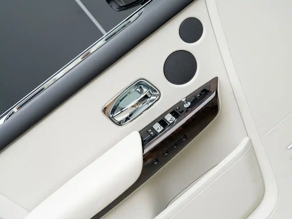 Rolls-Royce Phantom — миниатюра 9