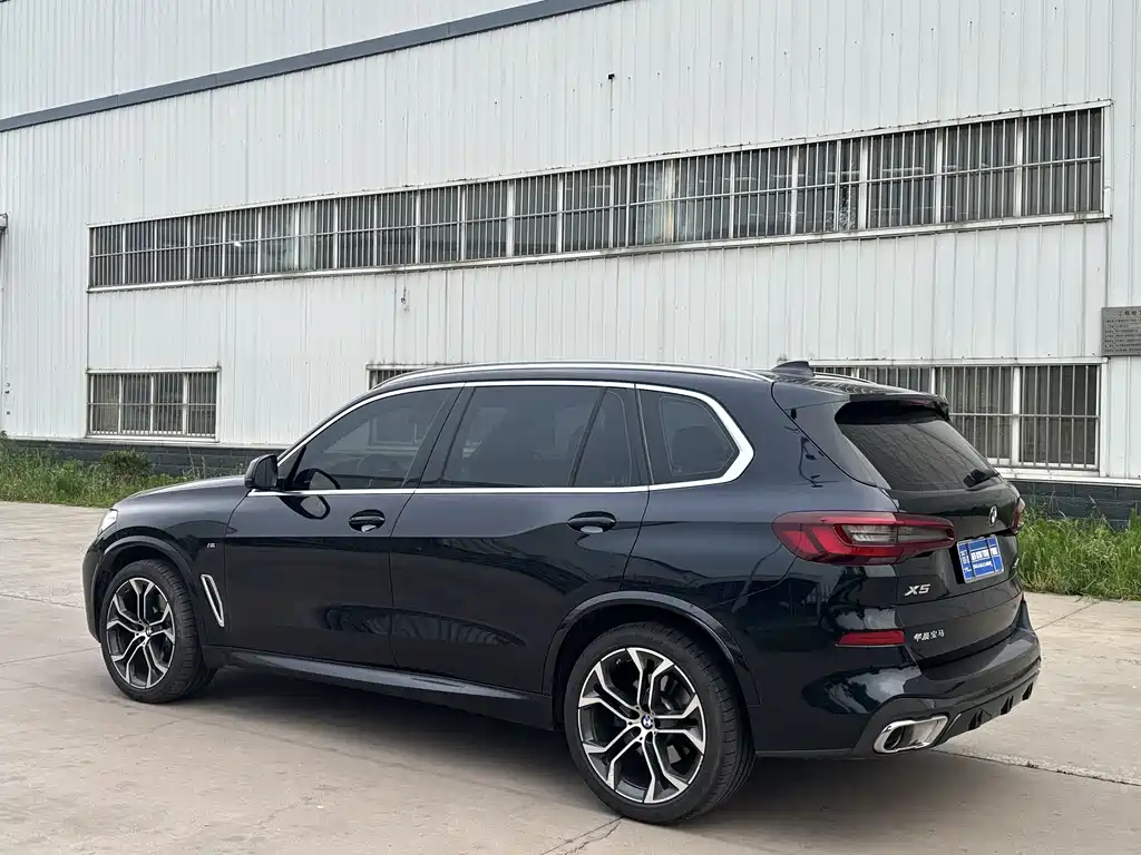 BMW X5 2022 xDrive 40Li Premium M Sport