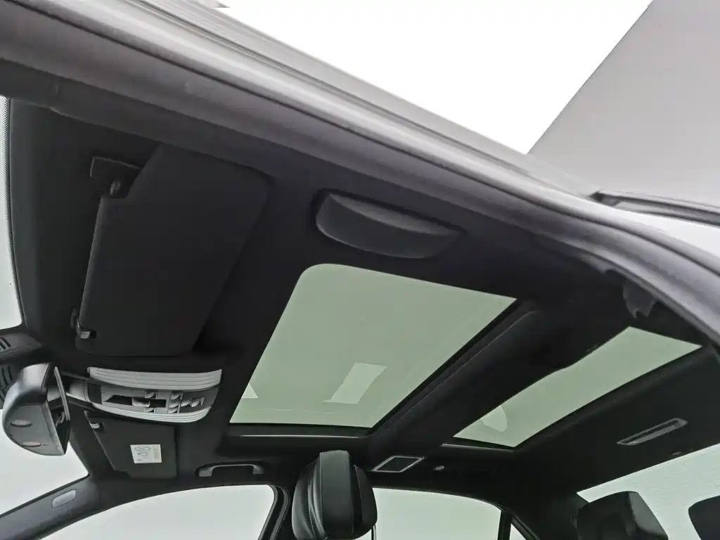 Mercedes-Benz E-Class — миниатюра 14