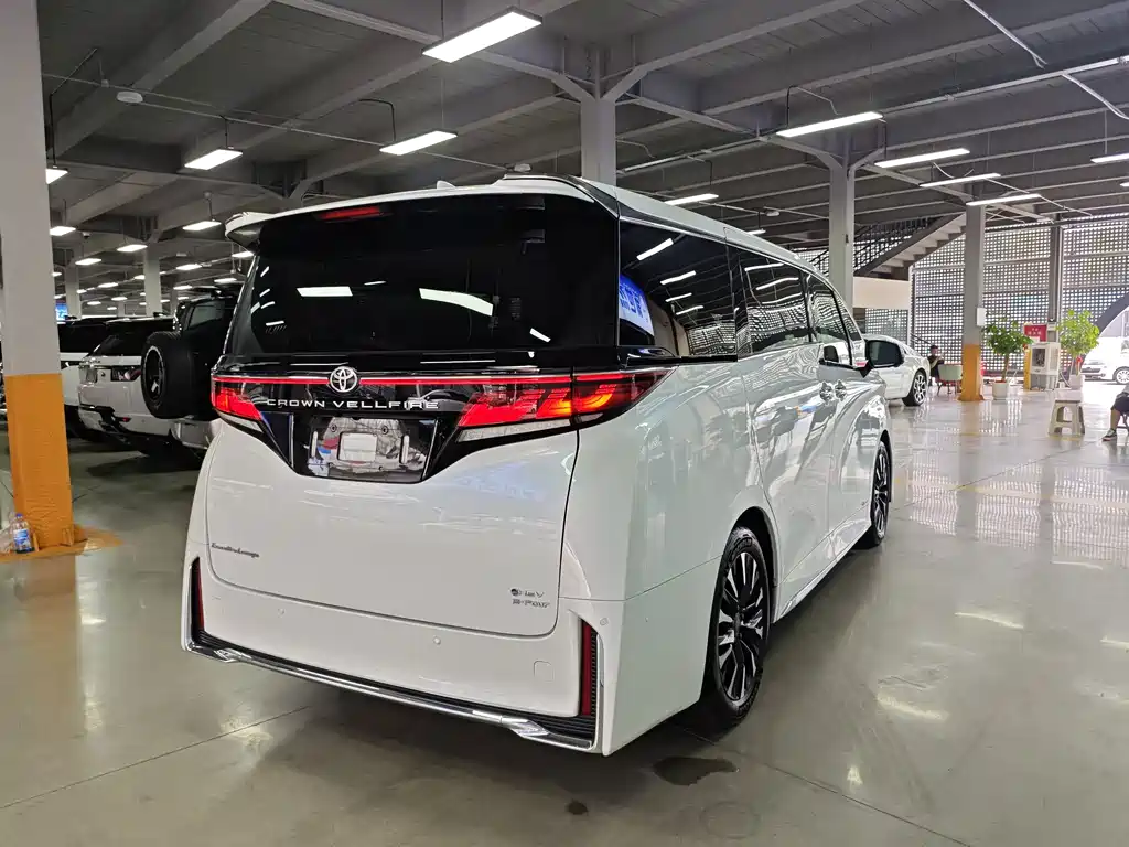 Toyota Vellfire — миниатюра 12