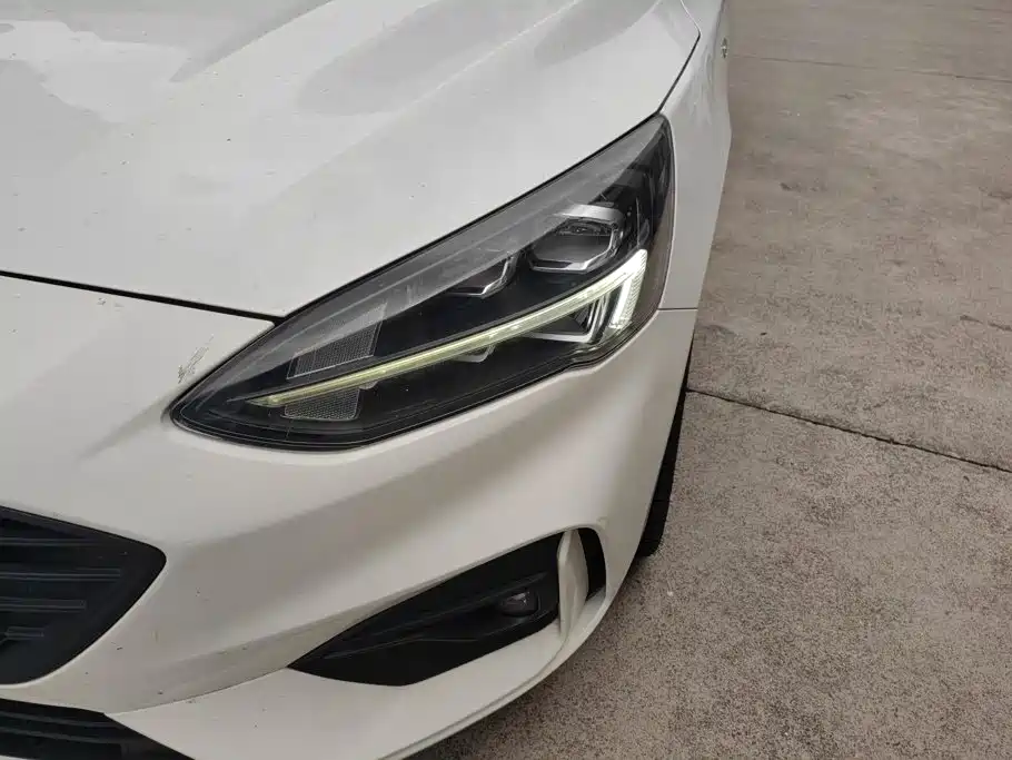 Ford Focus — миниатюра 5