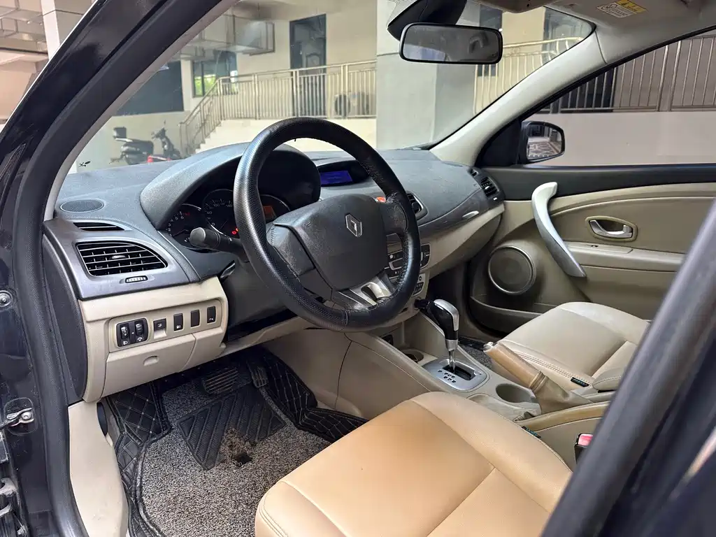 Renault Fluence — миниатюра 7