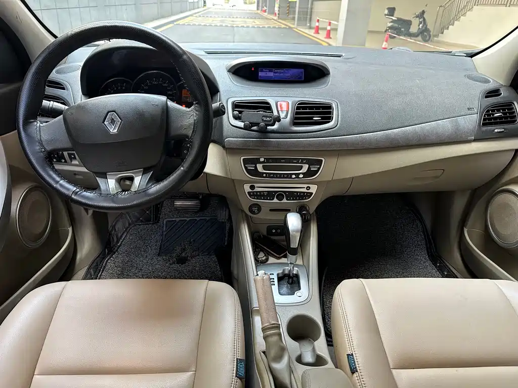 Renault Fluence — миниатюра 11