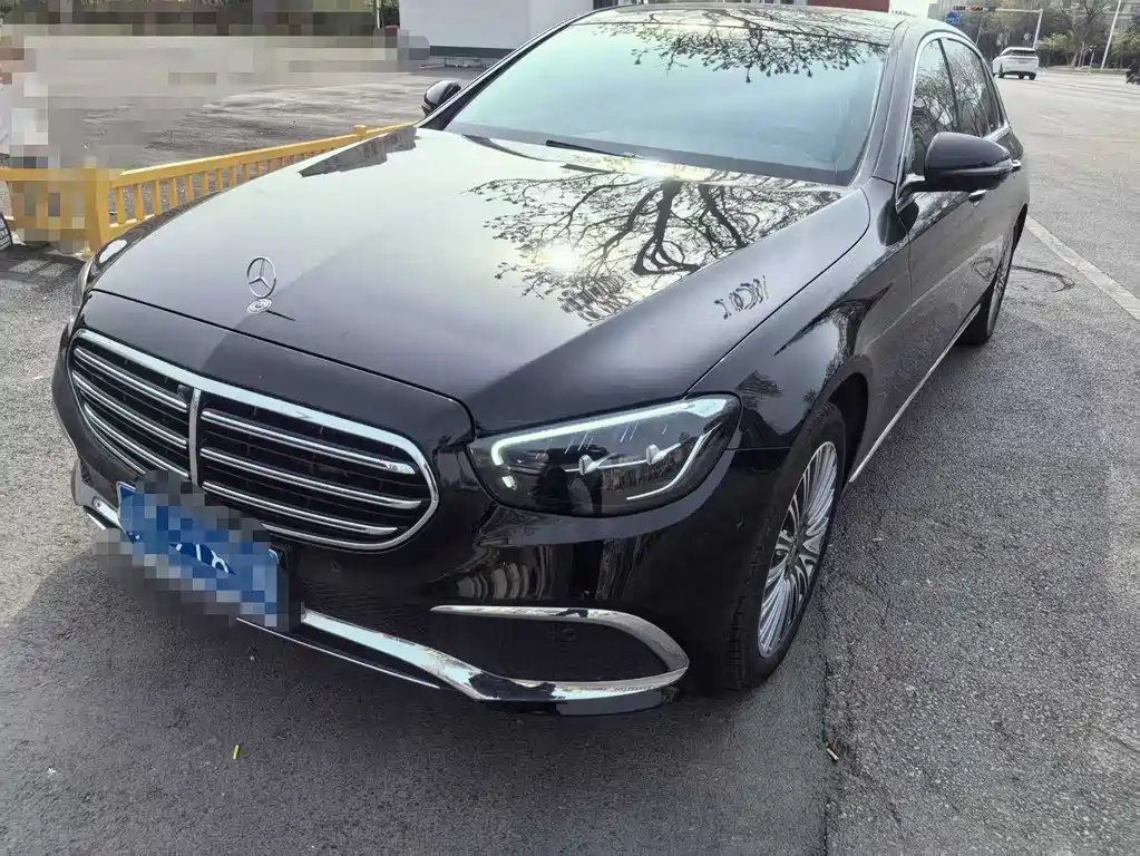 Mercedes-Benz E-Class 2022