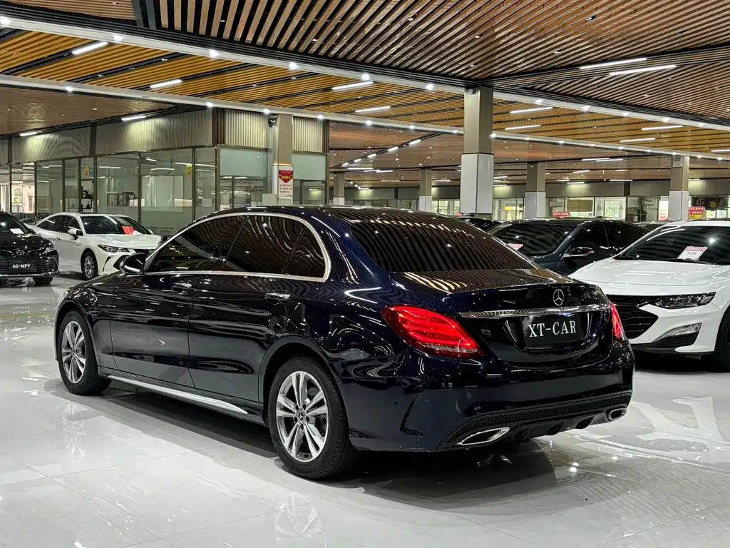 Mercedes-Benz C-Class — миниатюра 6