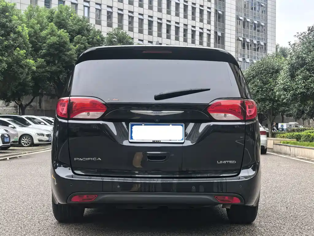 Chrysler Grand Voyager (Import) — миниатюра 5