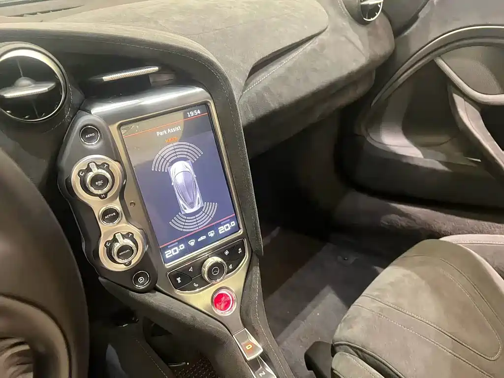 McLaren 720S — миниатюра 10