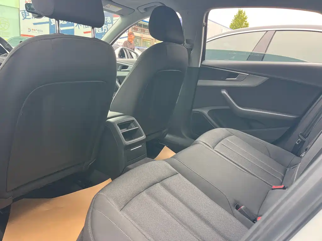 Audi A4L — миниатюра 5