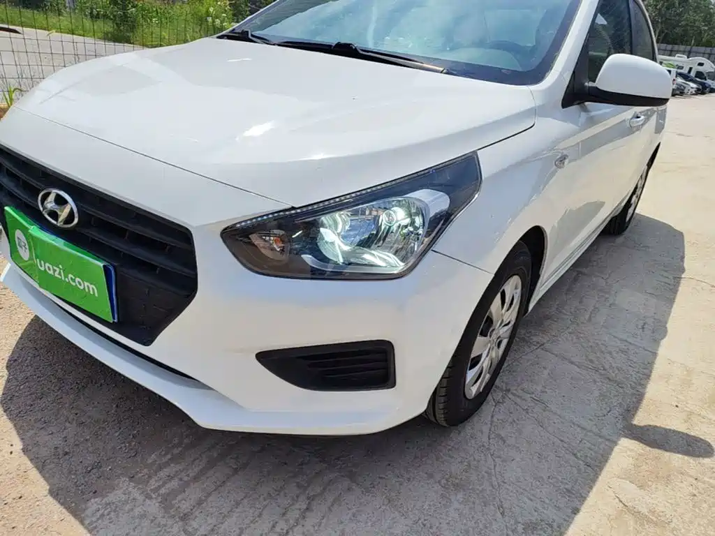 Hyundai Verna - фото 24