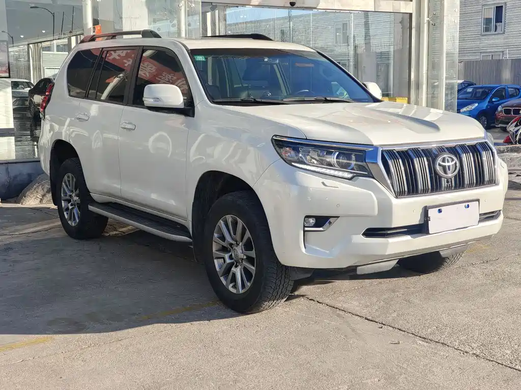 TOYOTA PRADO