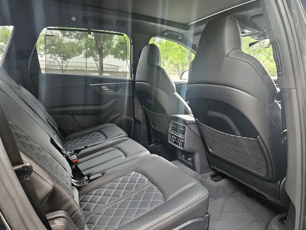 Audi SQ7 — миниатюра 10