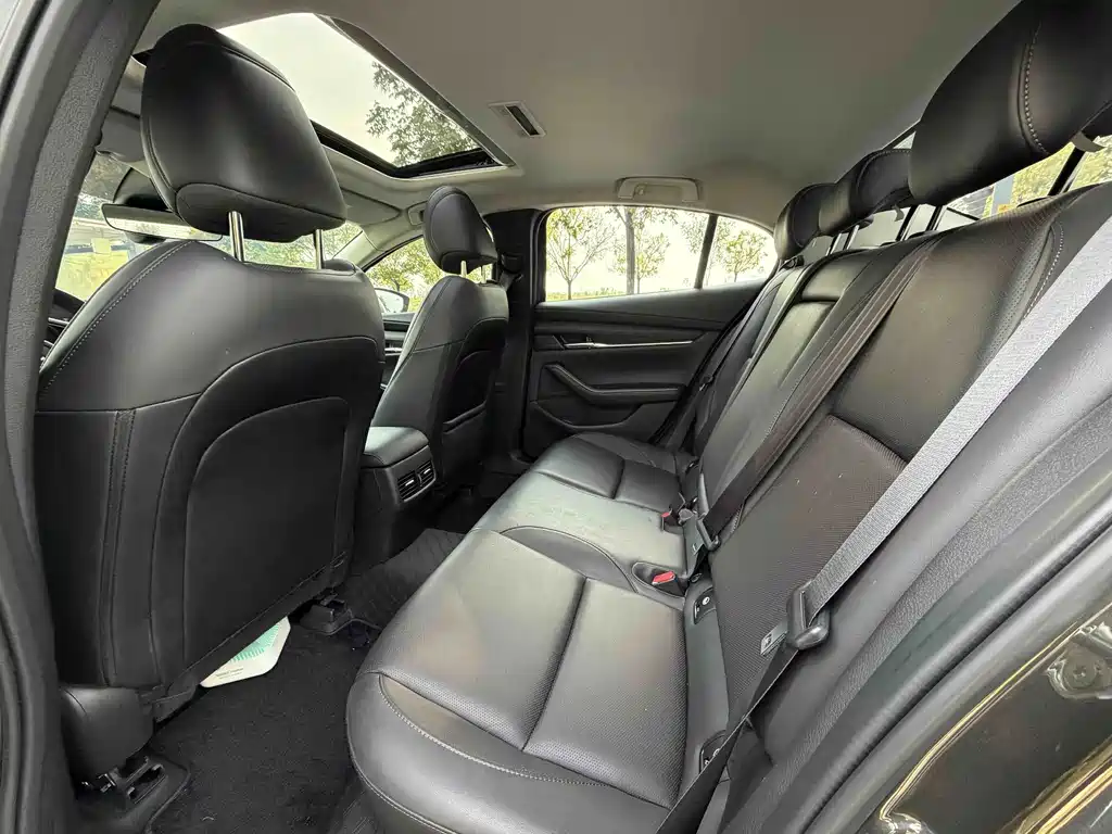 Mazda 3 Axela — миниатюра 8