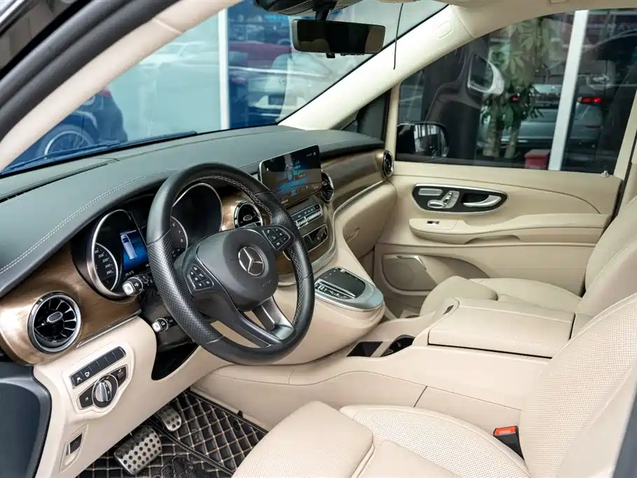 Mercedes-Benz V-Class V 2022 V 260 L Luxury