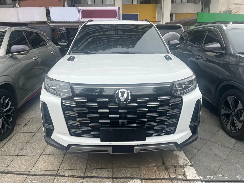 Changan CS95 — миниатюра 2