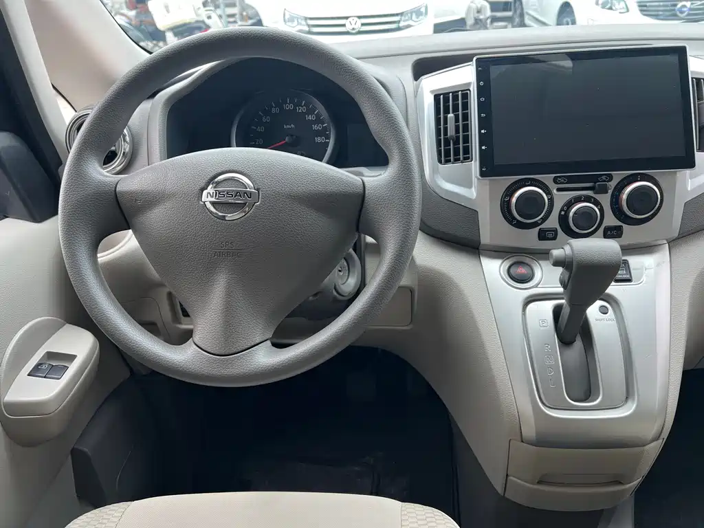 Nissan NV200 — миниатюра 11