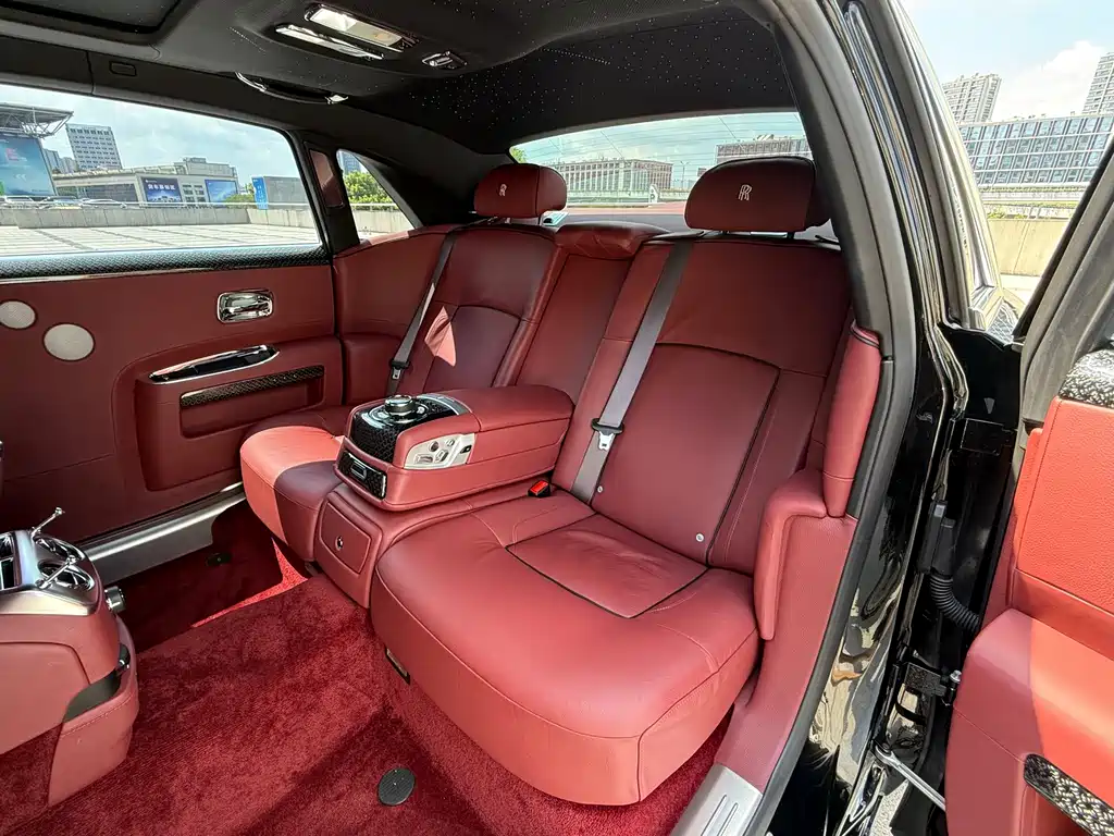 Rolls-Royce Ghost — миниатюра 11