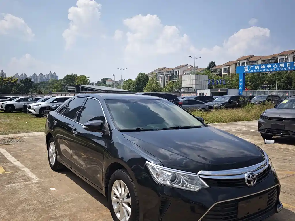Toyota Camry — миниатюра 3