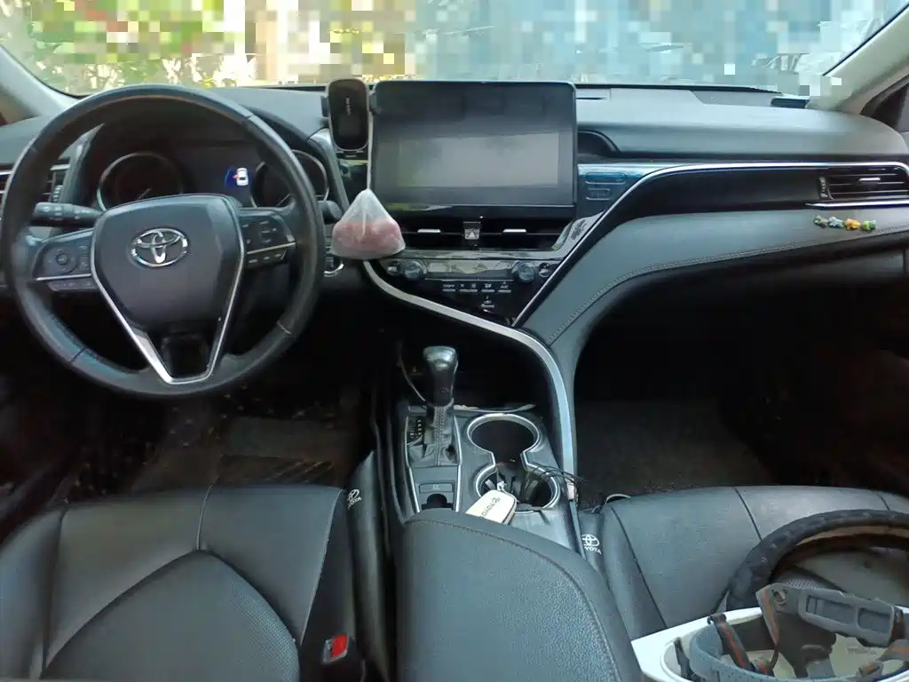 Toyota Camry — миниатюра 5